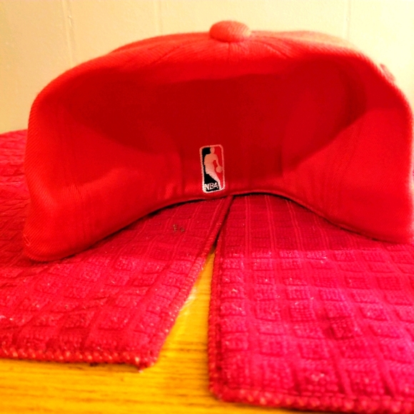 Chicago Bulls hat - Picture 2 of 3